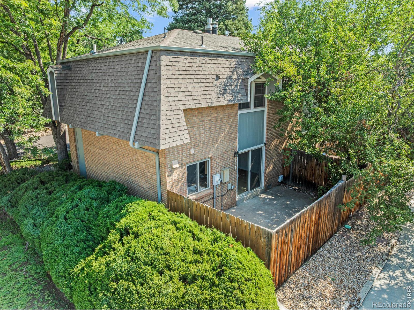Image 2: Private Enclosed Porch Image 2: Private Enclosed Porch