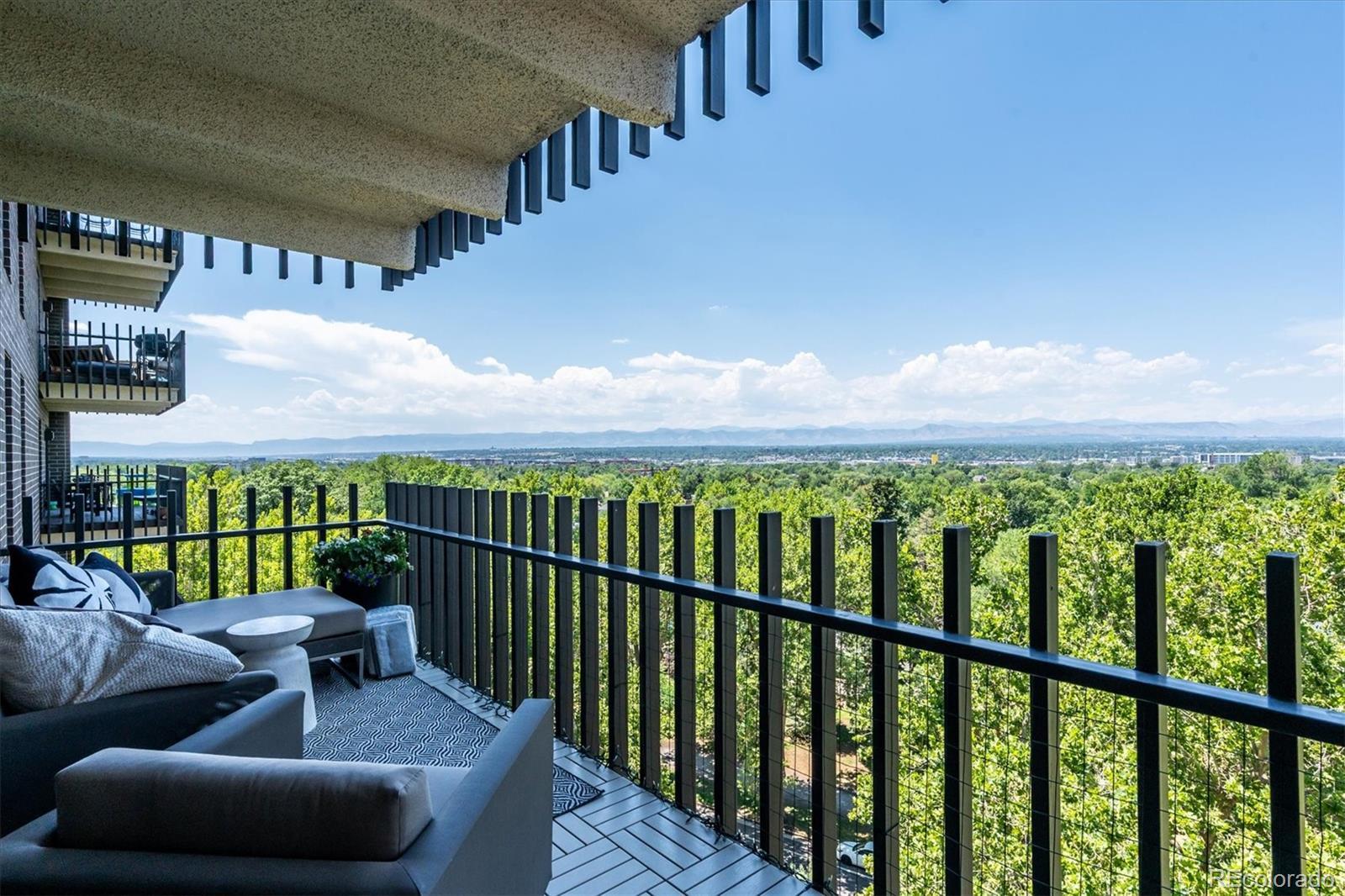 Image 2: Spacious Deck and Amazing Views! Image 2: Spacious Deck and Amazing Views!