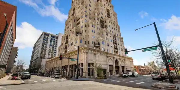 300 W 11th Avenue