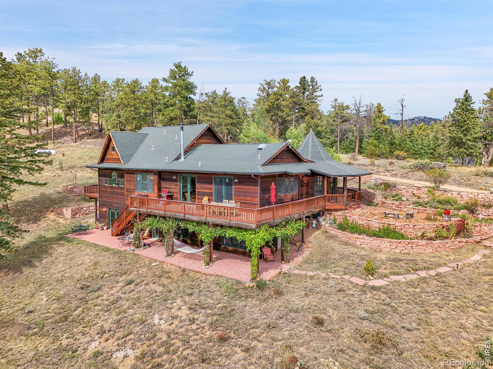 Image 1: 4,146 sq ft on 3 acres in prestigous Sunshine Canyon Image 1: 4,146 sq ft on 3 acres in prestigous Sunshine Canyon