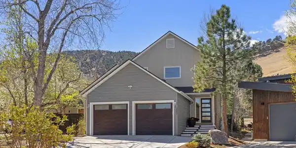 300 Oakwood Place