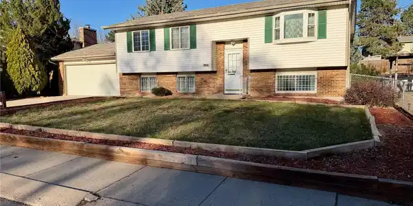 1527 Nokomis Drive