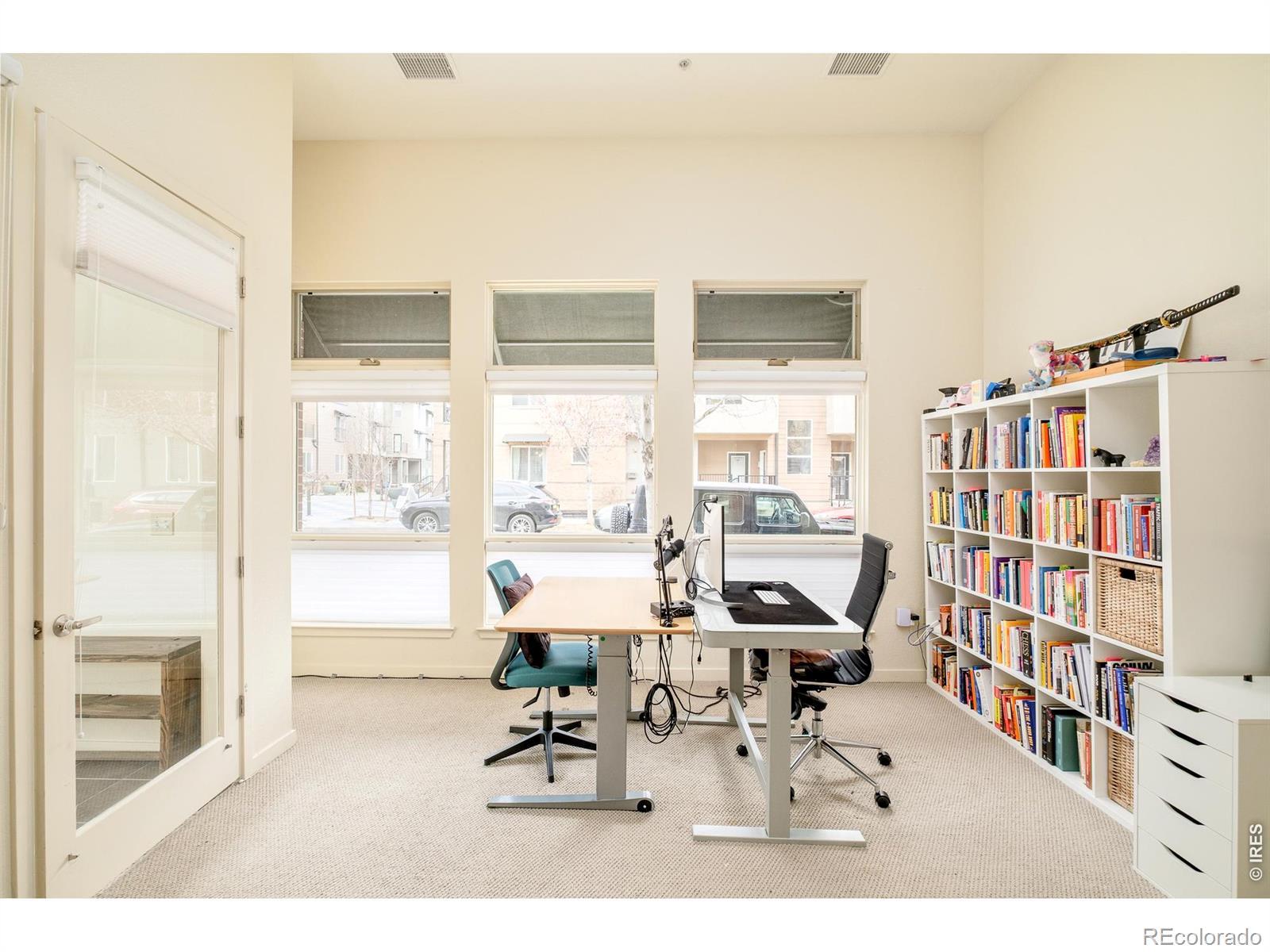 Image 3: street level work space... think professional office, yoga/pilates/massage therapy practice, or artist/gallery studio... with easy client access. Image 3: street level work space... think professional office, yoga/pilates/massage therapy practice, or artist/gallery studio... with easy client access.