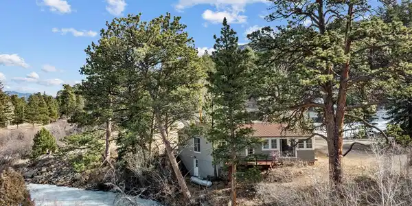 1475 Lower Broadview Road