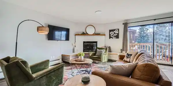 742 Lagoon Drive