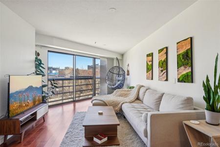 100 Park Avenue W