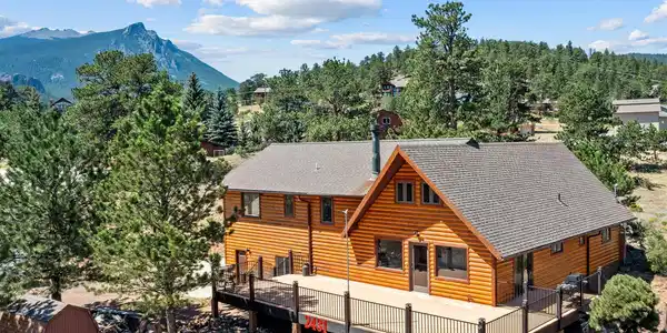 2431 Carriage Drive