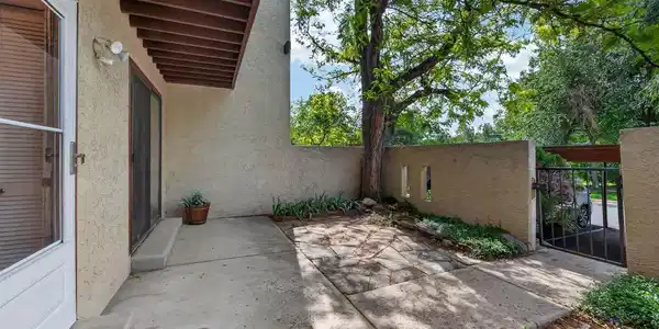 Image 2: Entry Patio Image 2: Entry Patio