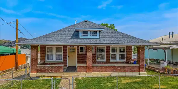 709 E 2nd