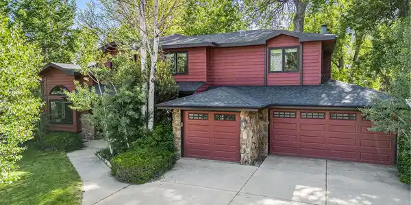 7528 Estate Circle