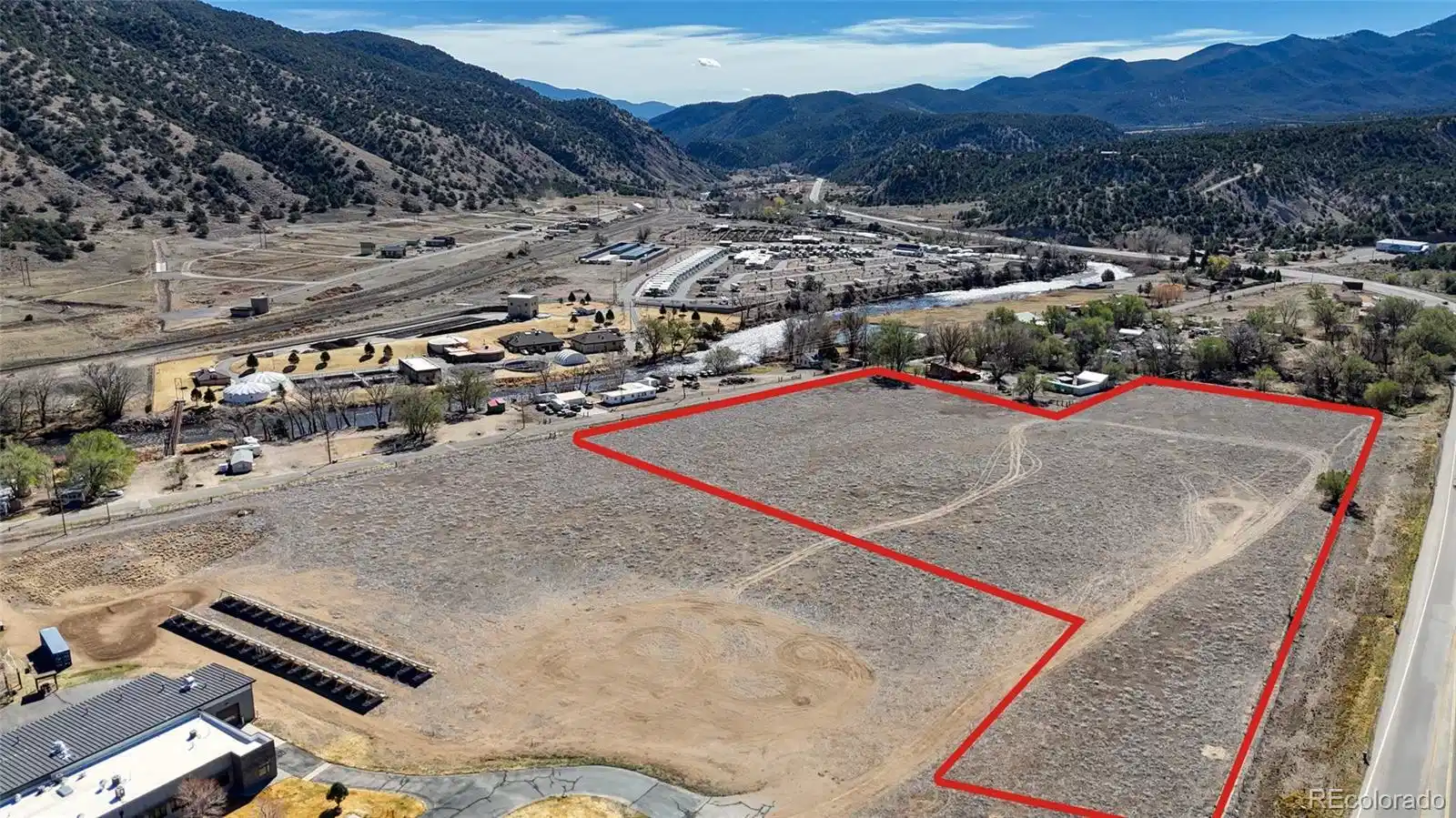 Image 1: 8.3 Acre Prime Development Opportunity **Lot Lines are Approximate** Image 1: 8.3 Acre Prime Development Opportunity **Lot Lines are Approximate**
