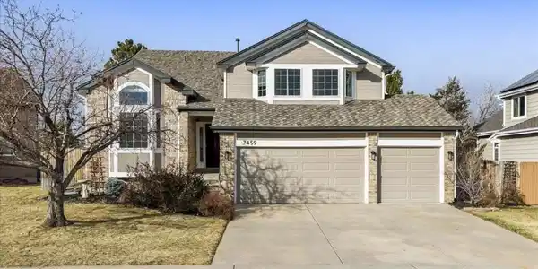 7459 La Quinta Place