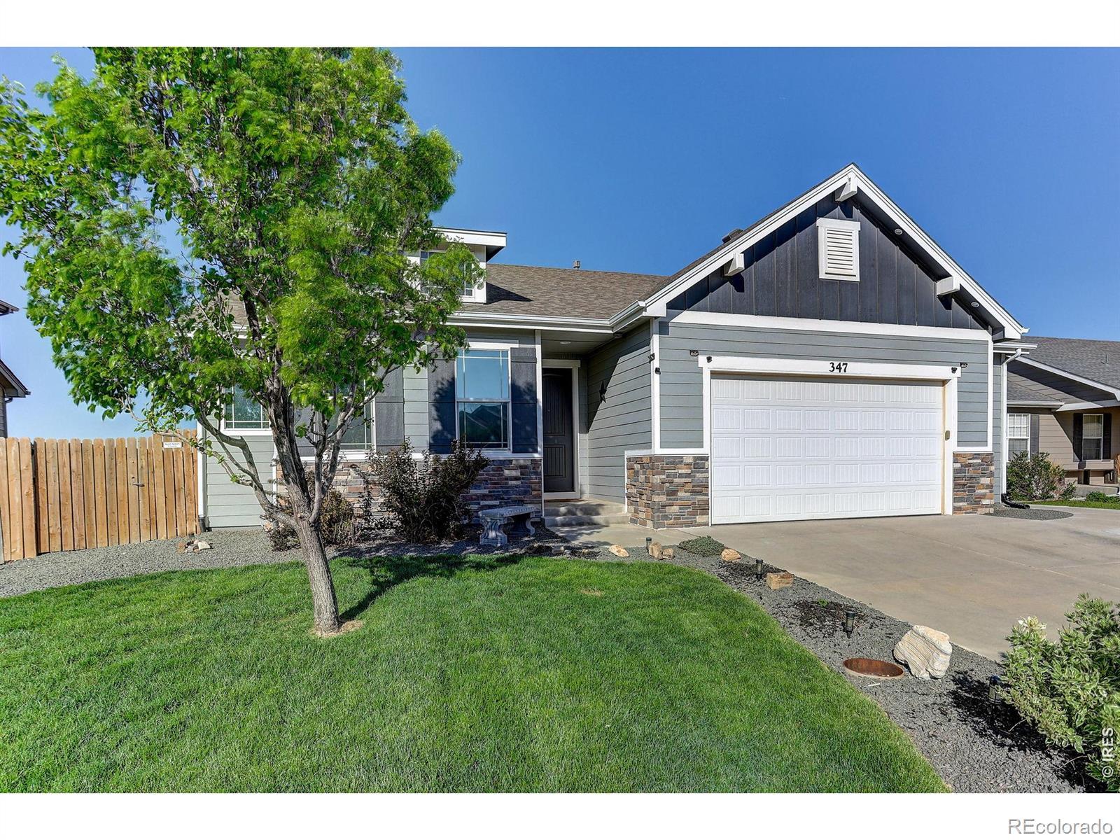 Image 2: Mature landscaping Image 2: Mature landscaping