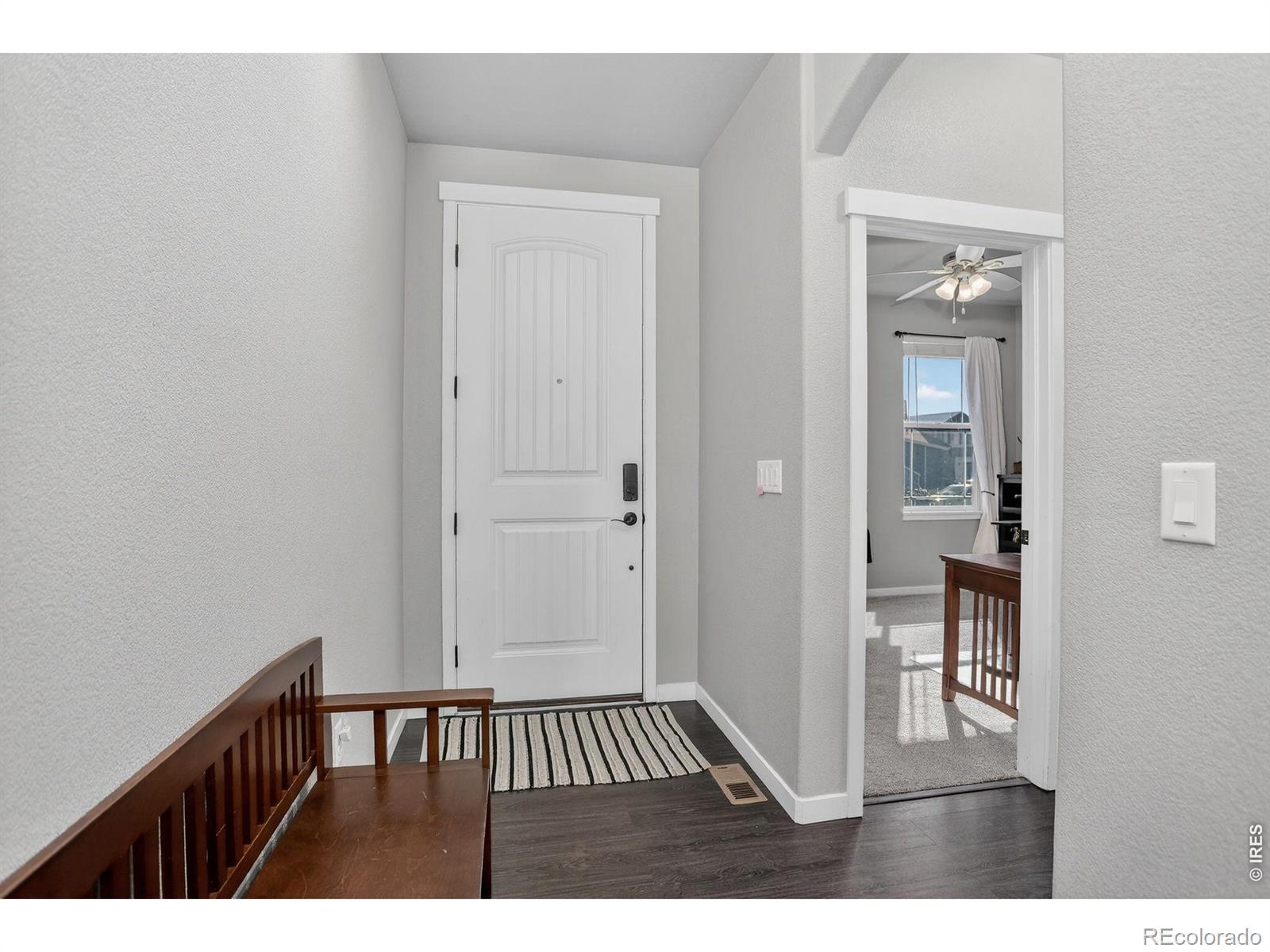 Image 4: Entry Image 4: Entry
