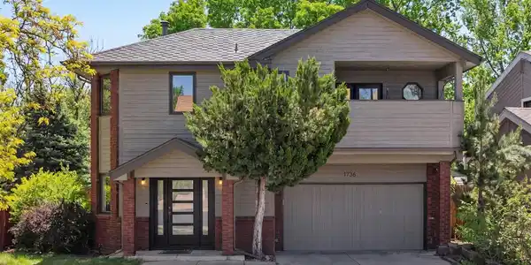 1736 W Barberry Circle