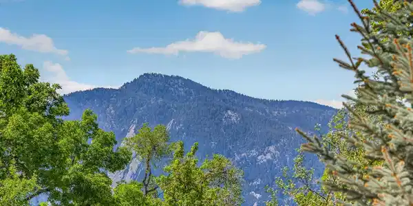 Image 4: Mountain Views Image 4: Mountain Views