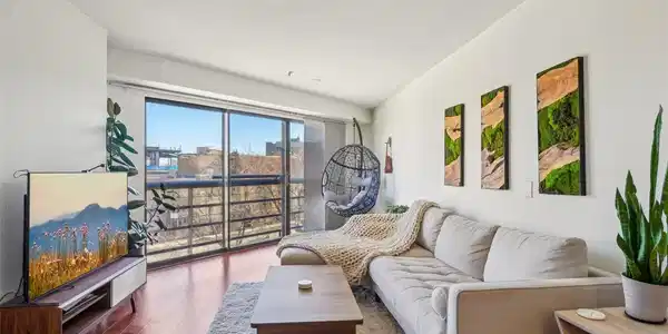 100 Park Avenue W