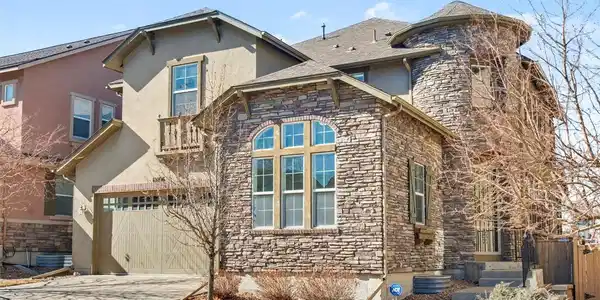10896 Valleybrook Circle