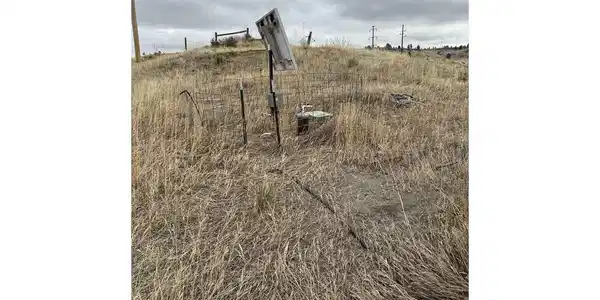 Image 3: Well head. Image 3: Well head.