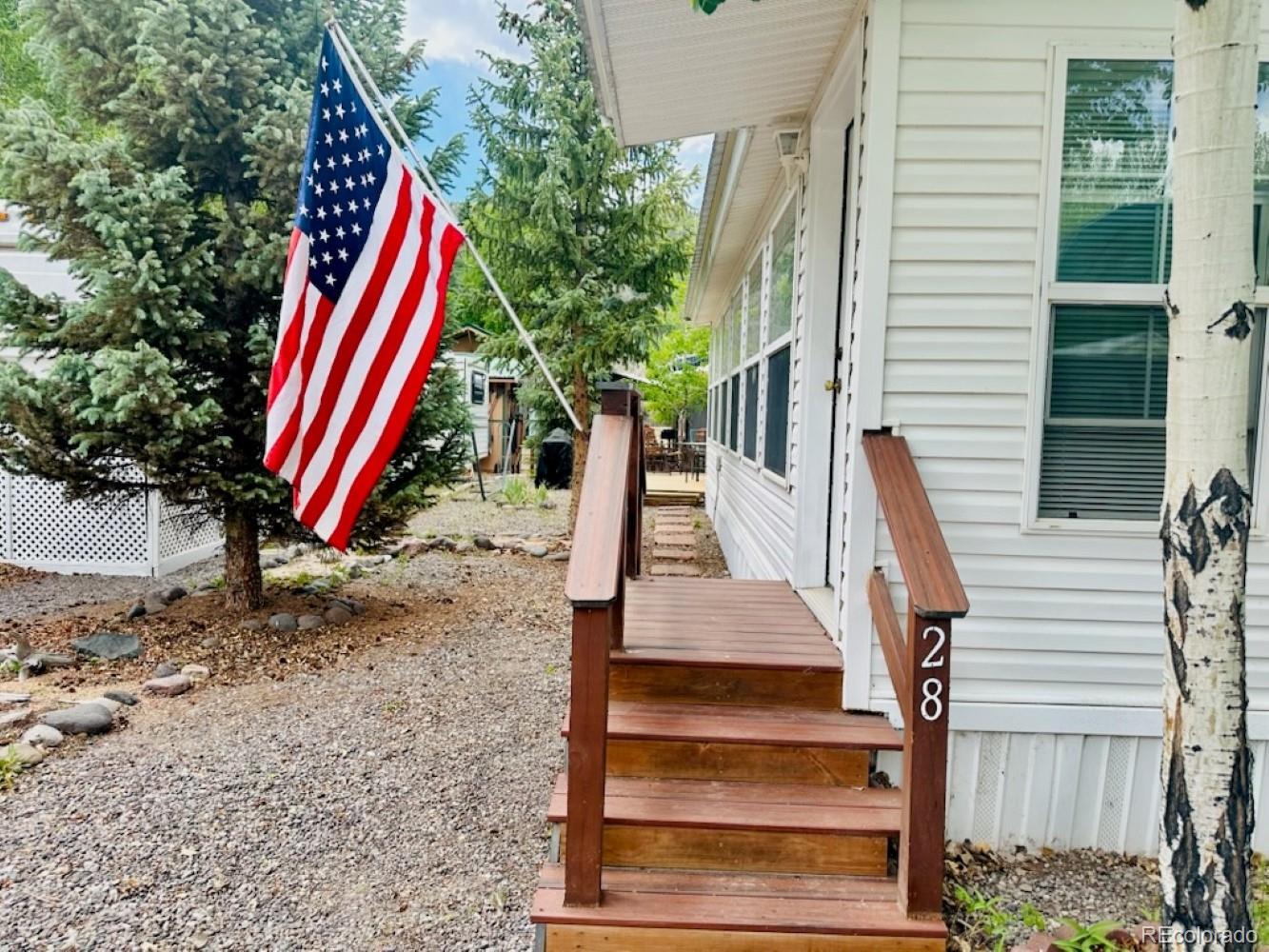 Image 4: Front Entry Image 4: Front Entry