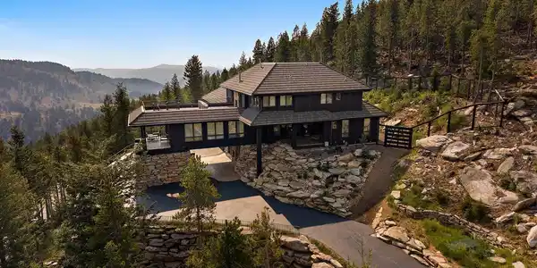 221 Halter Way
