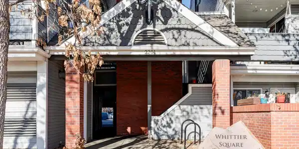 2201 Pearl Street