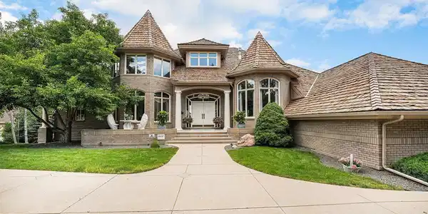 8337 Greenwood Drive