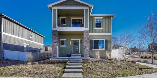 898 Antrim Loop