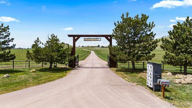 Image 2: Entrance to Diamond K Ranch