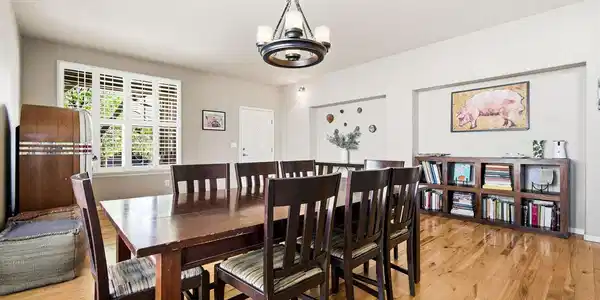 Image 2: Dining area