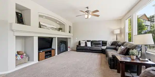 Image 4: Family room w/ gas Fireplace