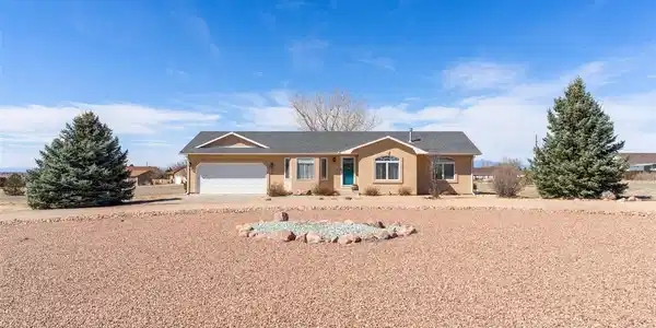 429 W Strawberry Drive