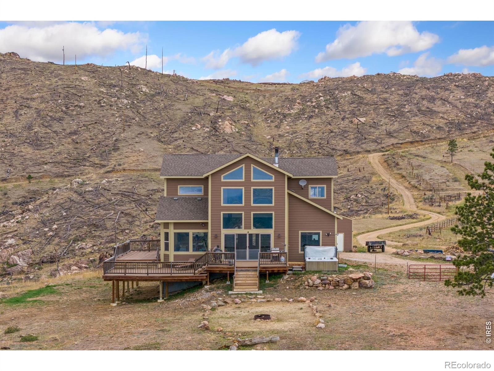 Image 2: Incredible location!