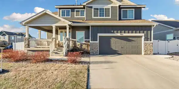 902 Maplebrook Drive