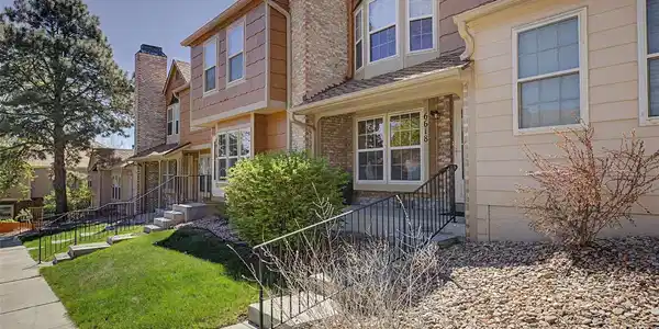 6618 Warbler Lane