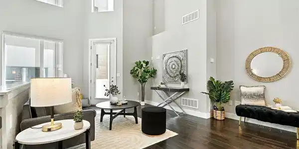 2733 W 28th Avenue
