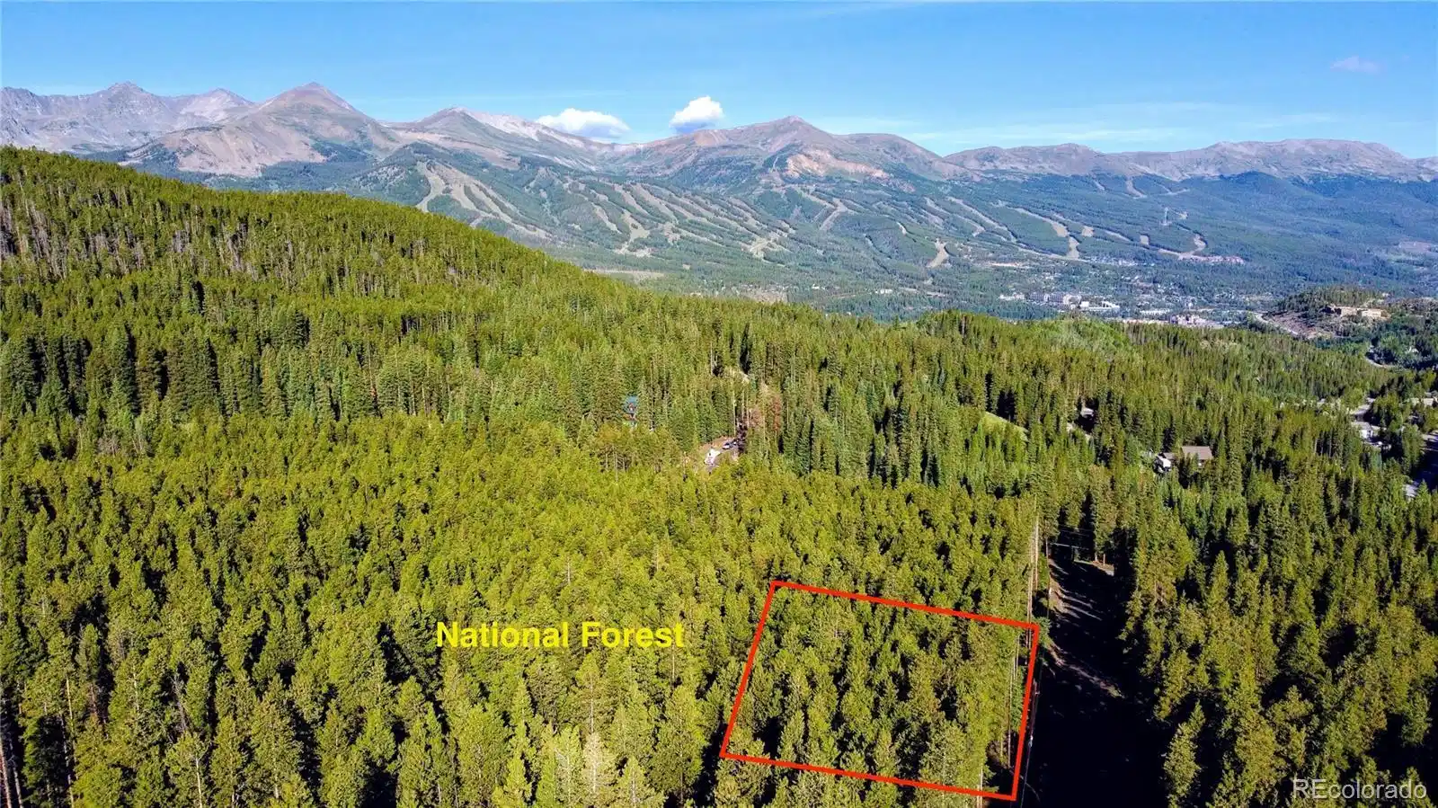 Image 1: Aerial view with approximate lot lines Image 1: Aerial view with approximate lot lines