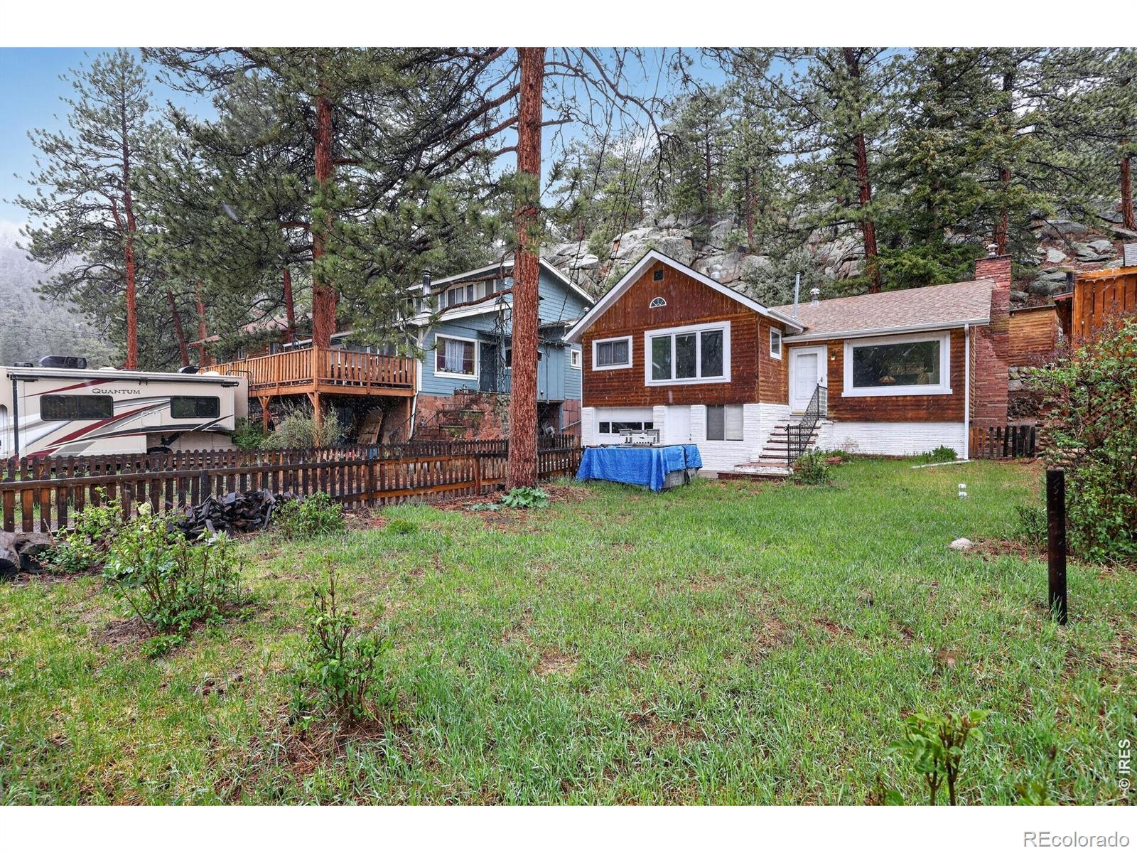 Image 2: Front Yard