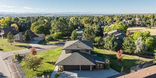 8299 Lakeview Drive