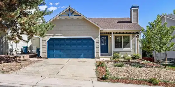 253 W Cedar Way