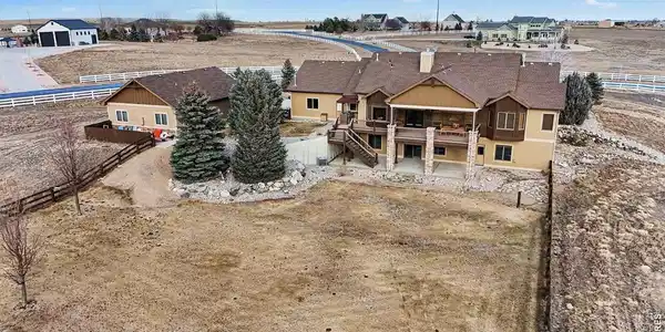 39111 Hilltop Circle