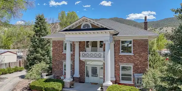 403 Scott Street