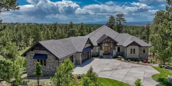 5694 Hidden Oaks Way