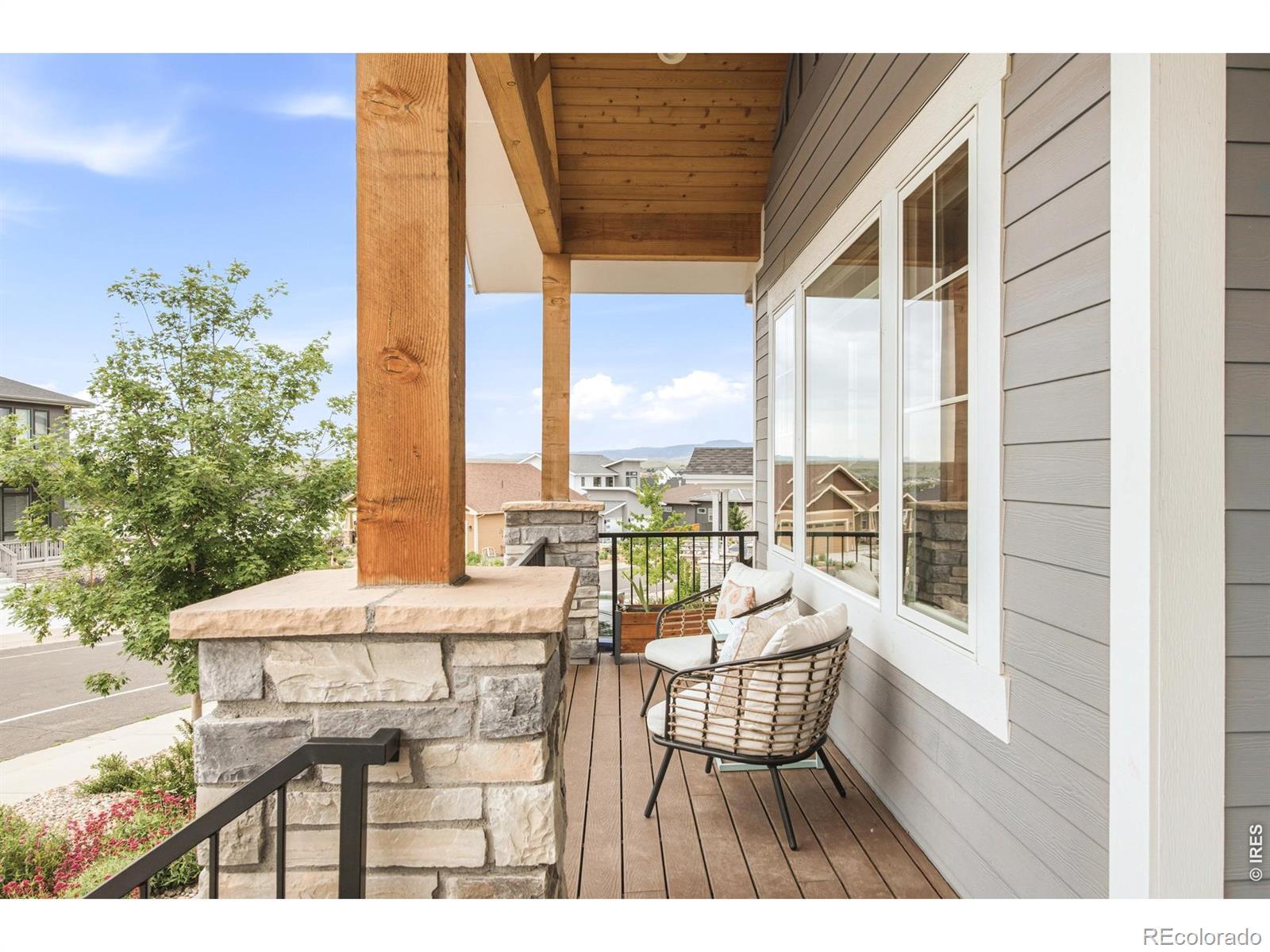 Image 3: Enjoy views of the big sky from the front porch. Image 3: Enjoy views of the big sky from the front porch.