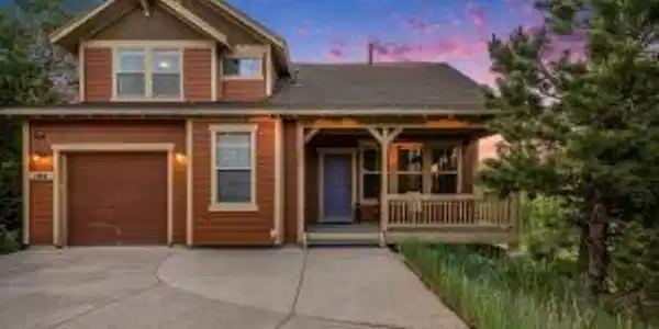104 Saddle Horn Court