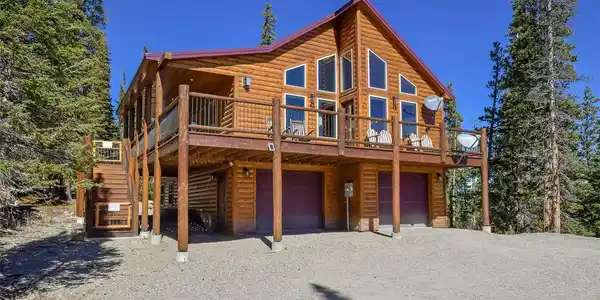 1517 Mountain View Drive