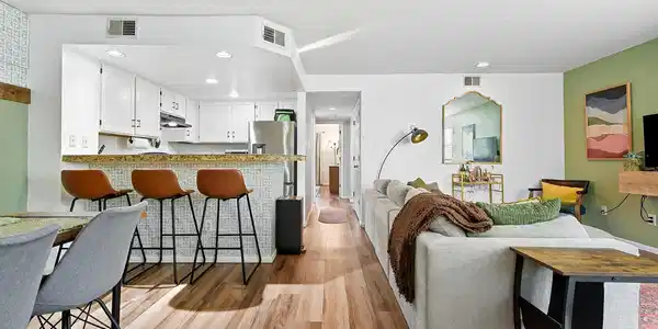 935 Broadway