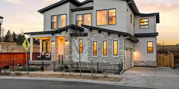 592 Central Park Circle