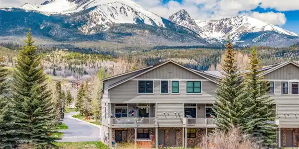 133 Creek Lane