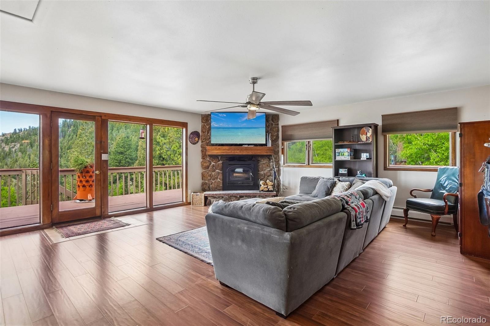 Image 3: Great Room With Floor To Ceiling Windows Image 3: Great Room With Floor To Ceiling Windows